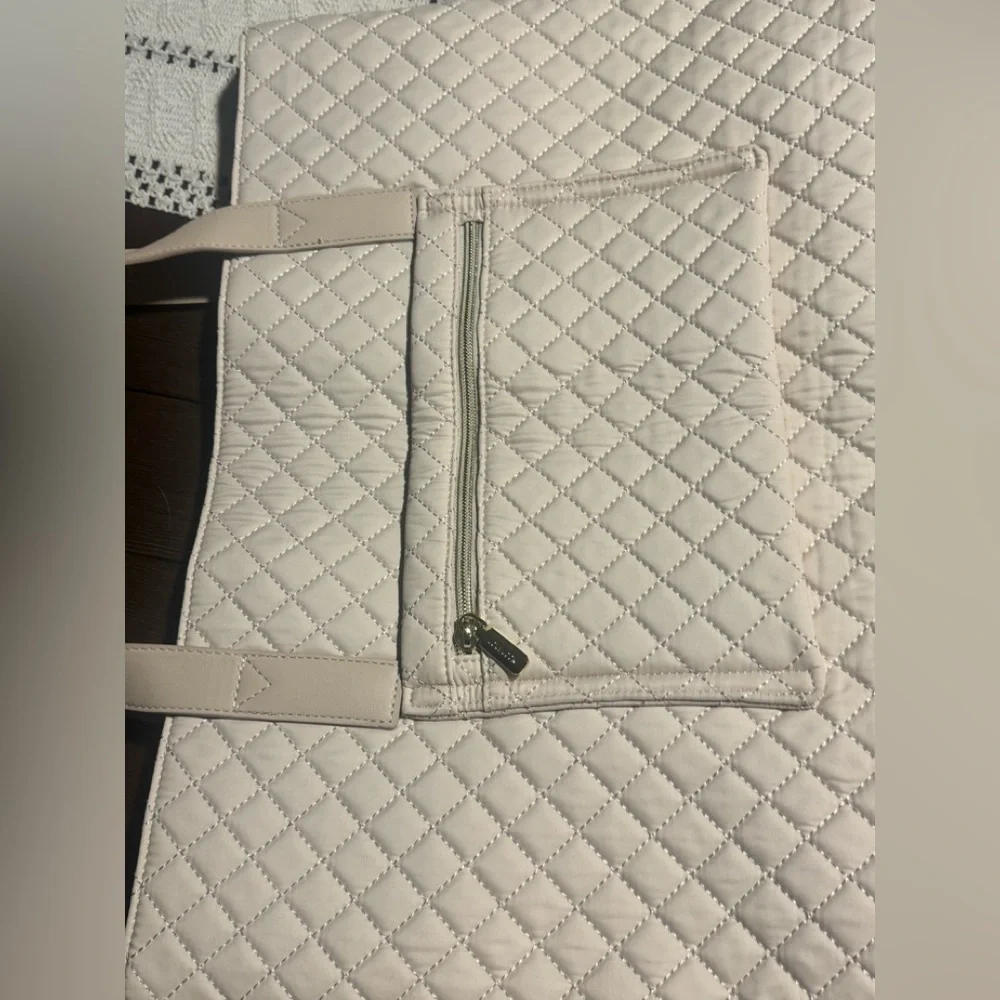 Lovevook large Travel/work diamond quilted tote Bag in Cream - Picture 11 of 16